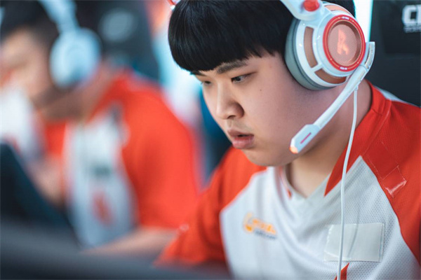 LGD遭遇成都AG能否越挫越勇？XROCK.斗鱼全力冲击四强